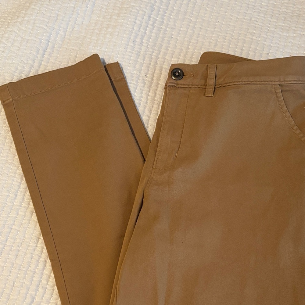 Garnett Hill Women’s  Slim Chino Pants in Tan